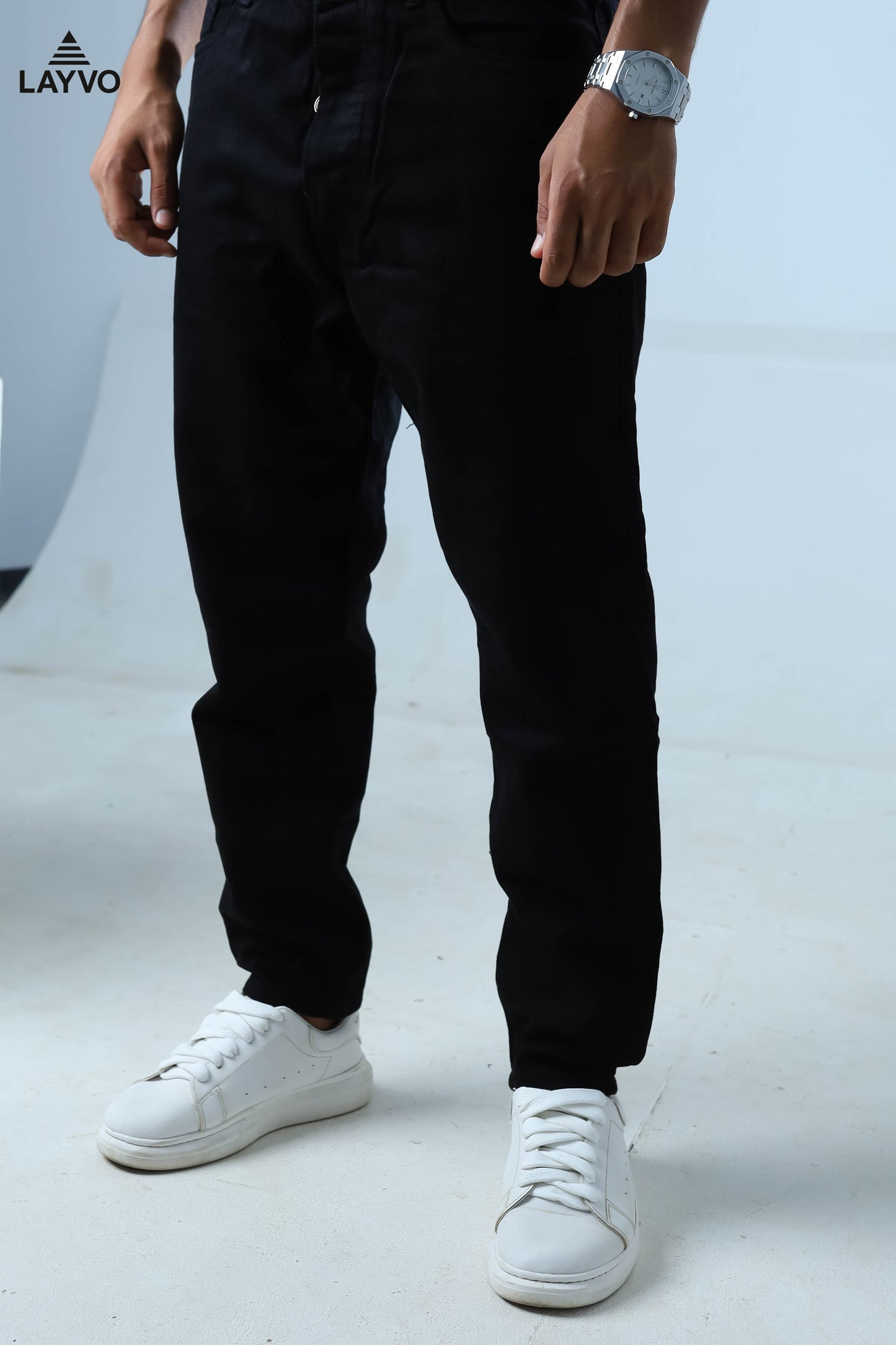 Black relaxed led jeans