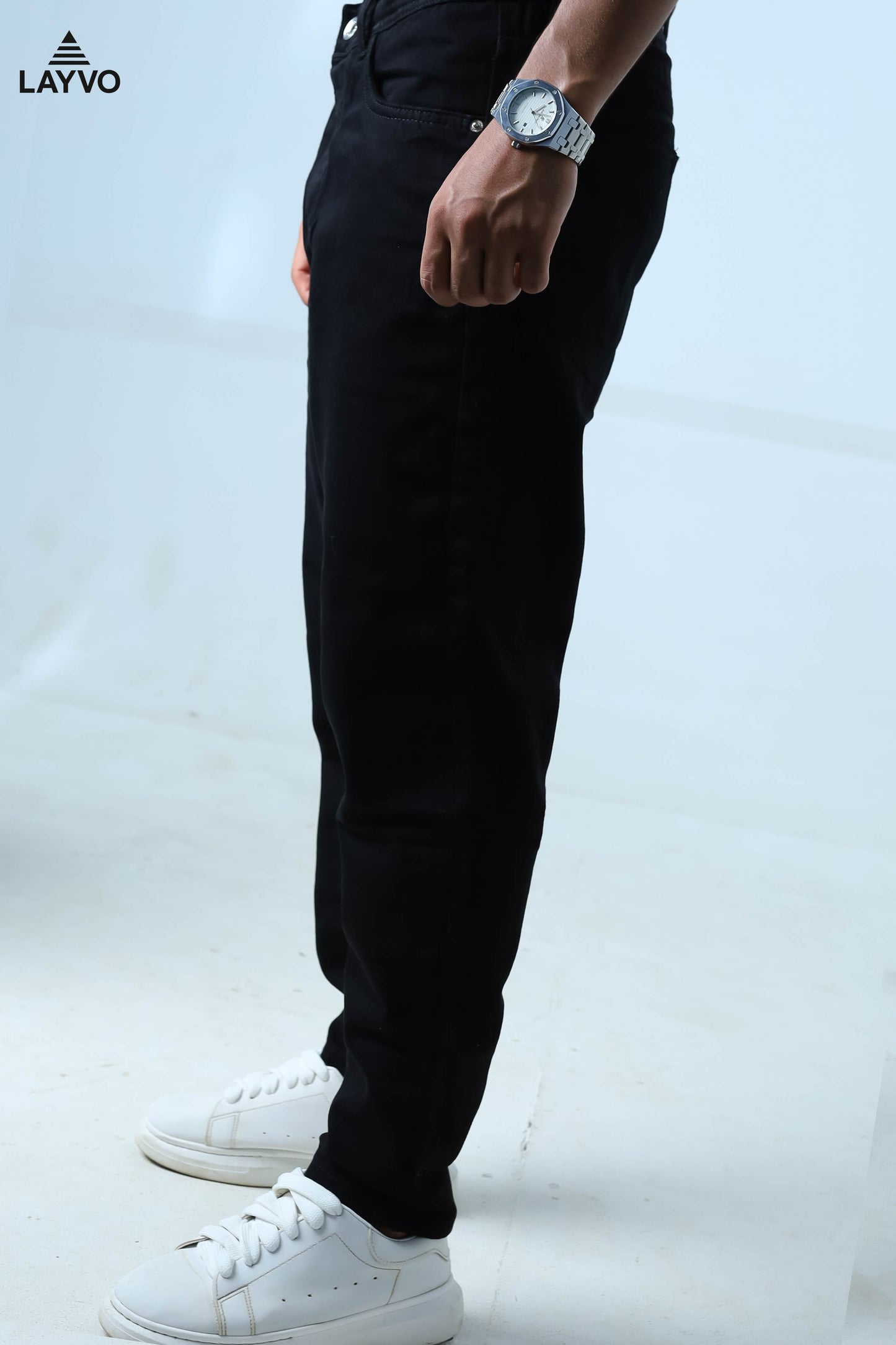 Black relaxed led jeans